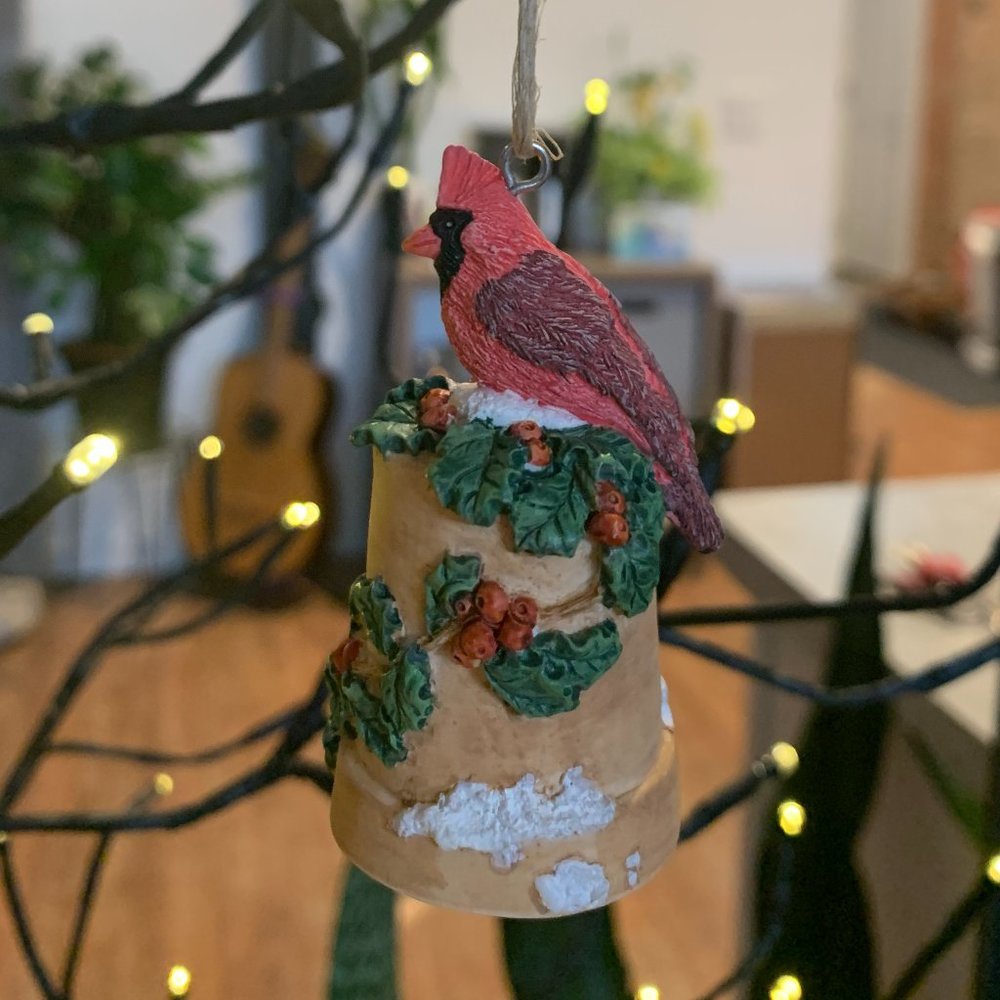 337. Avon Vintage Holiday Marjolein Bastin Cardinal Bell w/Holly